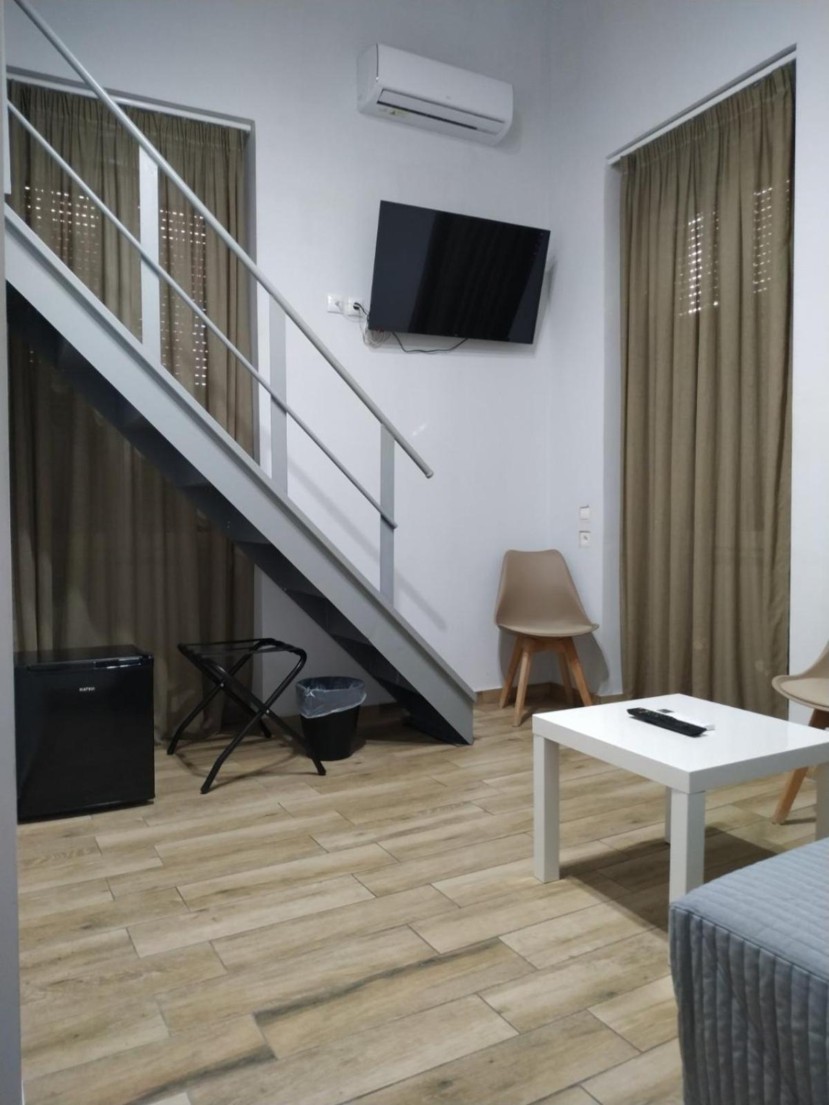 Kentrikon Hotel Chalkida Exterior photo