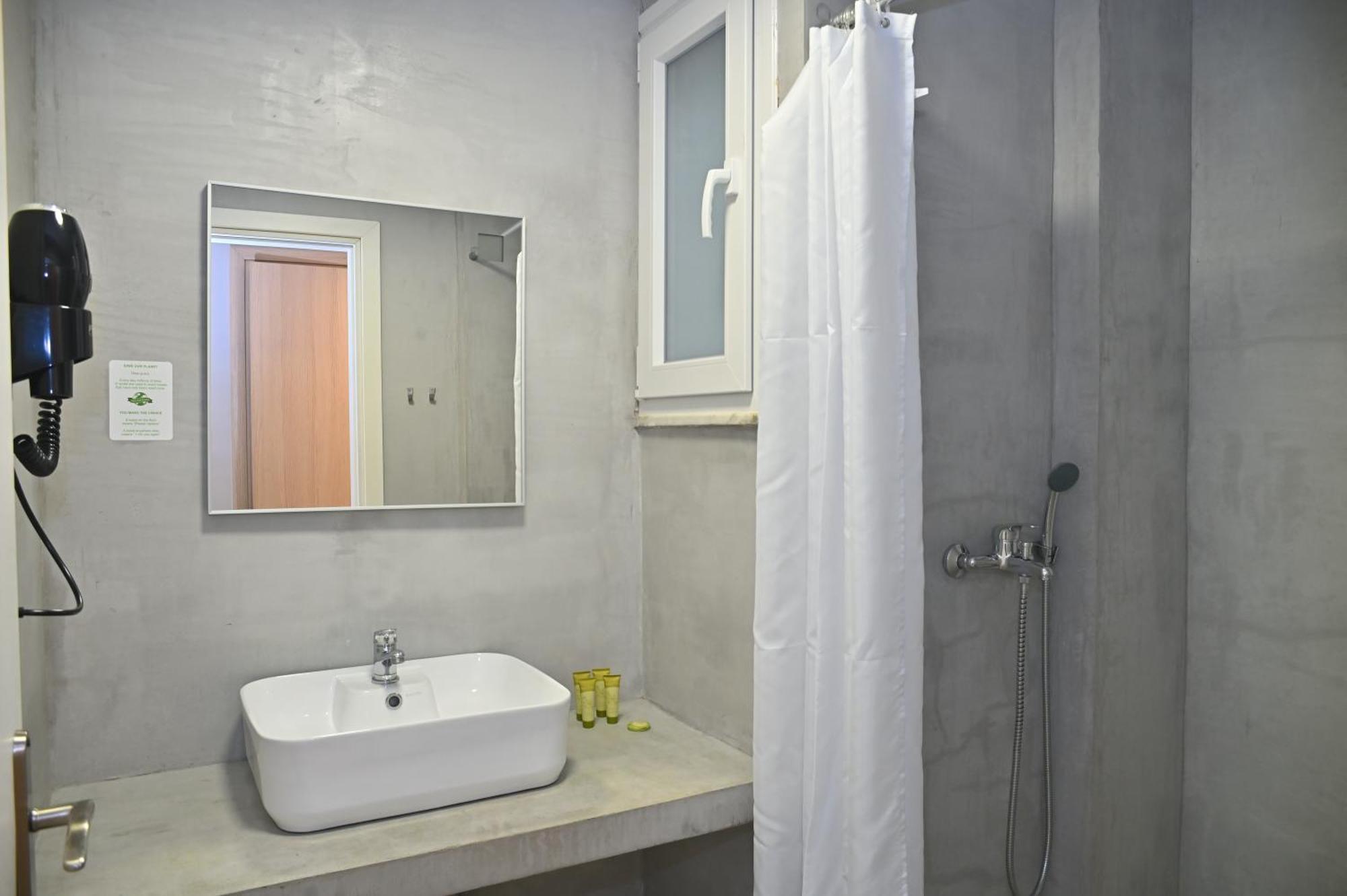 Kentrikon Hotel Chalkida Exterior photo
