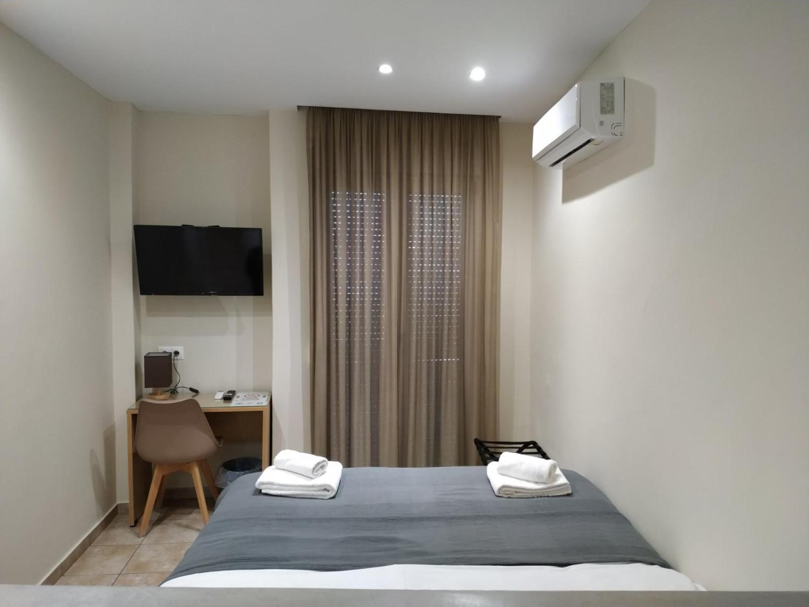 Kentrikon Hotel Chalkida Exterior photo