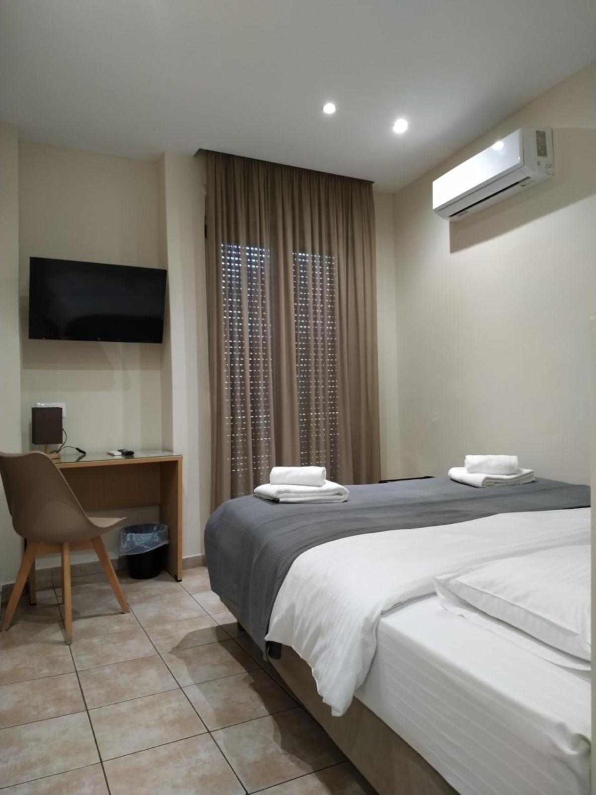 Kentrikon Hotel Chalkida Exterior photo