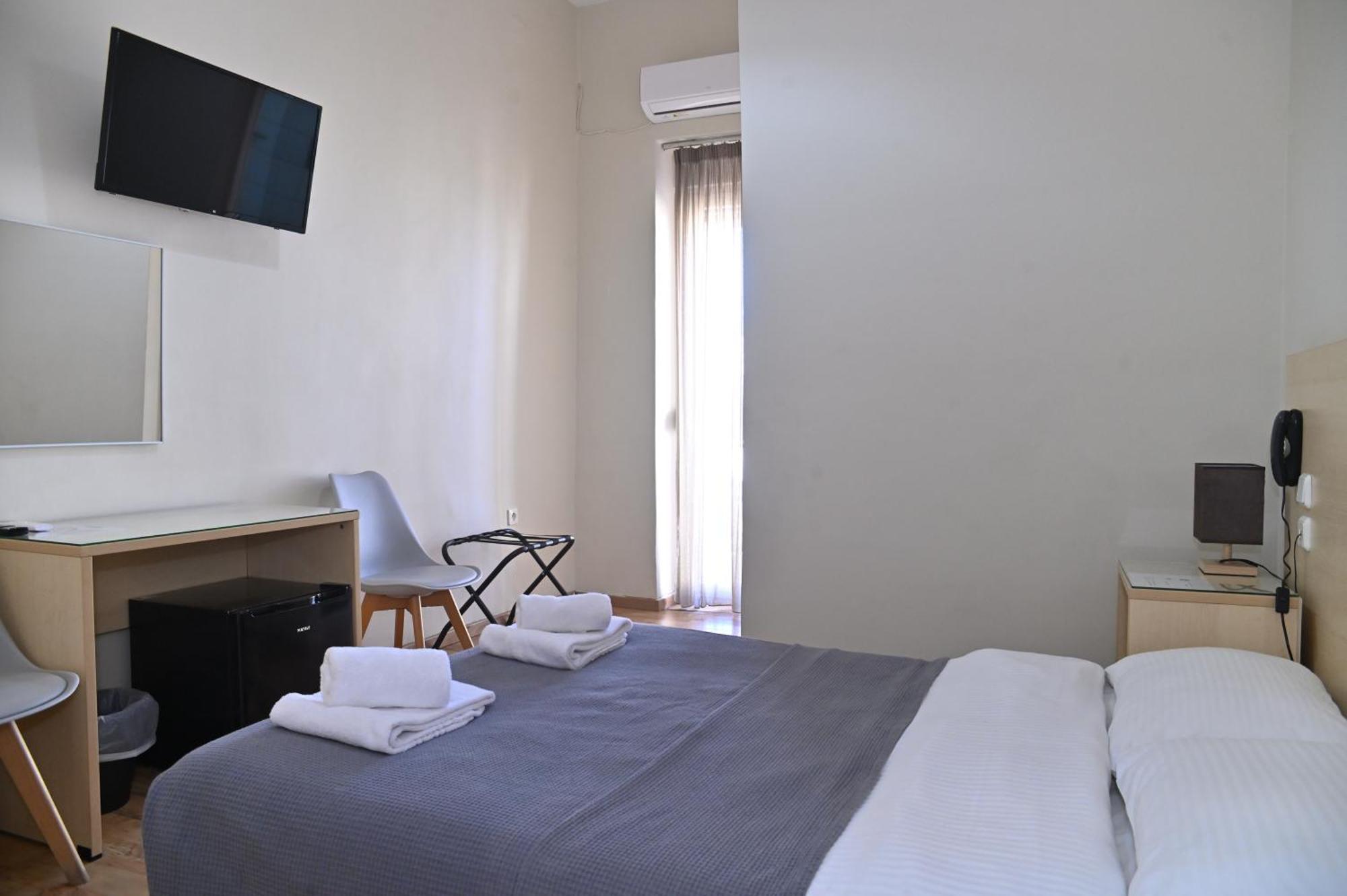 Kentrikon Hotel Chalkida Exterior photo