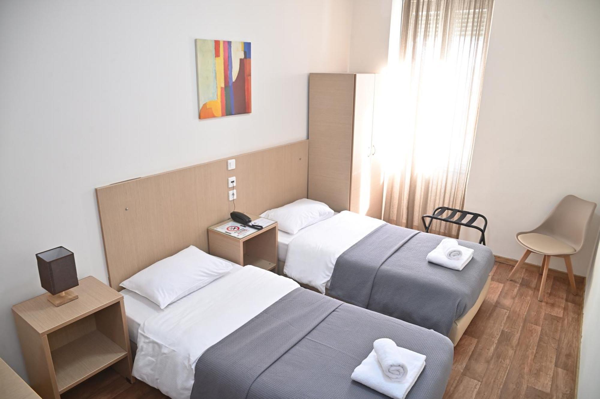Kentrikon Hotel Chalkida Exterior photo